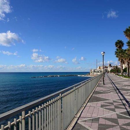 B&B Lungomare 迪亚曼特 外观 照片